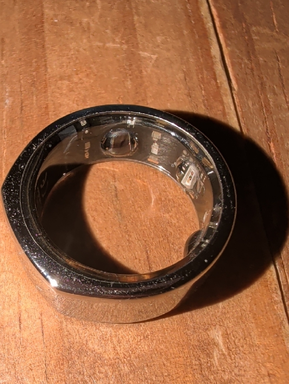 Oura Ring Charger Dock in Black and Silver - Picture 2 of 4